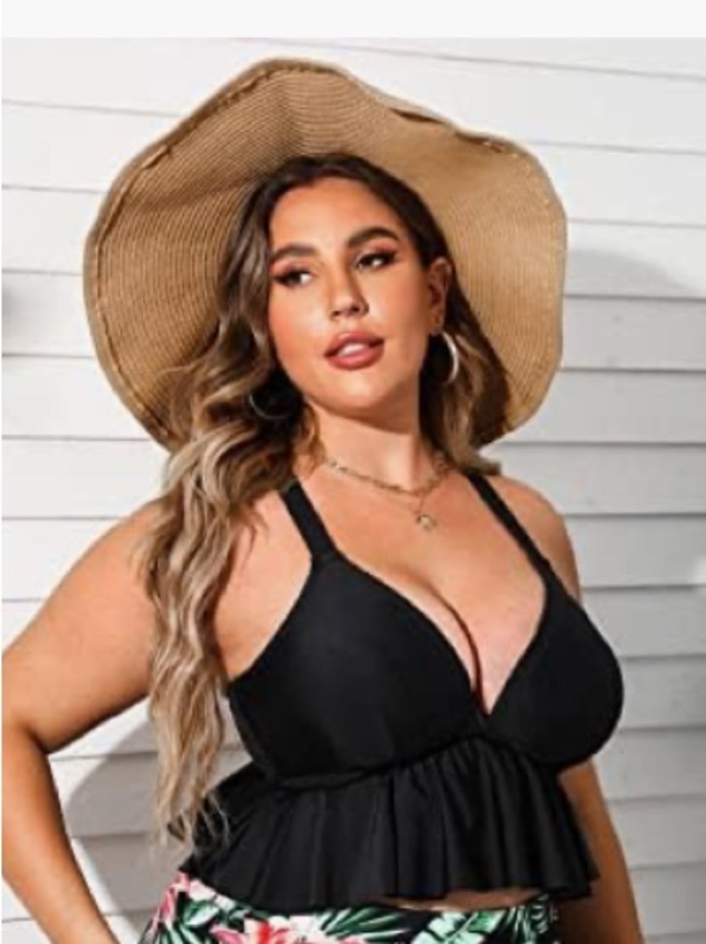 Cupshe Women's Plus Black Bikinis Top With Ruffles & Adjustable Straps .
Size 3X - Picture 11 of 12